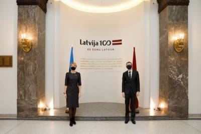 Эстония зовет Латвию к совместной разработке сертификата о вакцинации