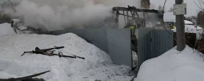 При пожаре в дачном доме под Новосибирском погибли три человека