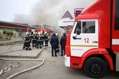 В Волгограде торговцы на Качинском рынке вернулись к работе после пожара