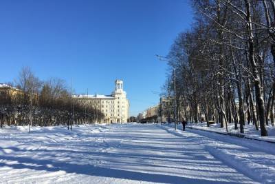 Власти Смоленска объявили круглосуточный режим уборки снега на улицах