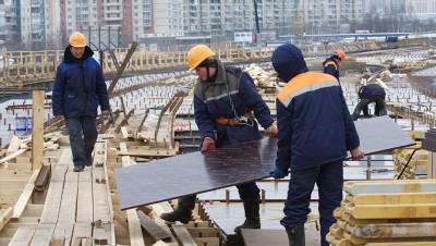 Гастарбайтеры вернутся: сколько трудовых мигрантов нужно Петербургу