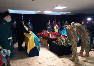 Кременчуг прощается с двумя военнослужащими, погибшими на Донбассе