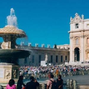 В Ватикане за отказ от прививки от коронавируса будут увольнять