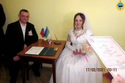 В Коми осужденную выпустили из колонии, чтобы сыграть свадьбу