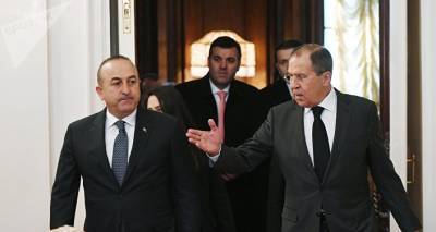 Лавров и Чавушоглу обсудили по телефону ситуацию в Карабахе