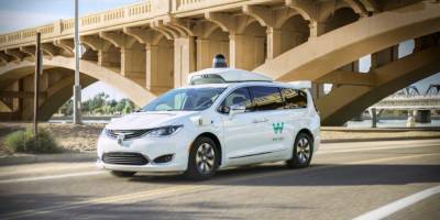 Компания из холдинга Google начала испытывать беспилотные такси в Сан-Франциско