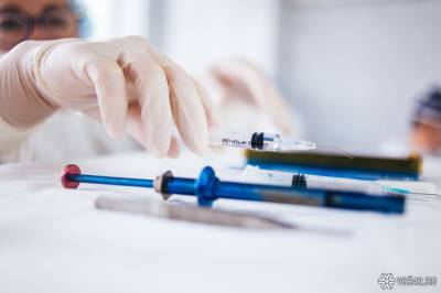 Регистрация третьей российской вакцины от коронавируса ожидается в феврале