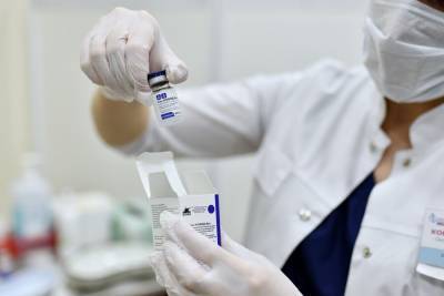 Эксперт рассказал о различиях российских вакцин от COVID-19