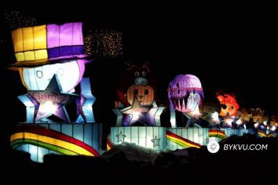 В Киеве открылся фестиваль гигантских китайских фонарей: яркие фото