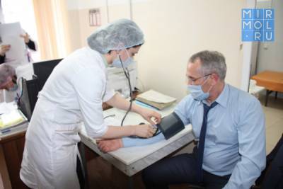 Более 6 тысяч человек иммунизировались от коронавируса в Дагестане