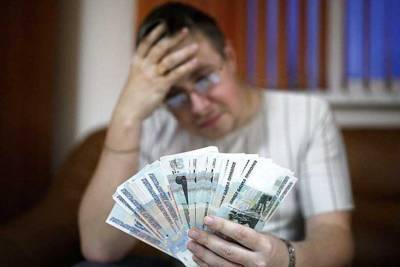 Росстат считает, что зарплаты у россиян растут, а безработица падает