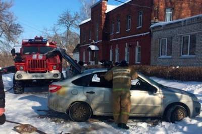 Автомобиль взорвался у здания Следственного комитета в Рязанской области