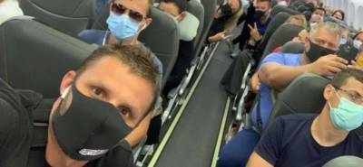 Авиакомпании начали запрещать тряпичные маски