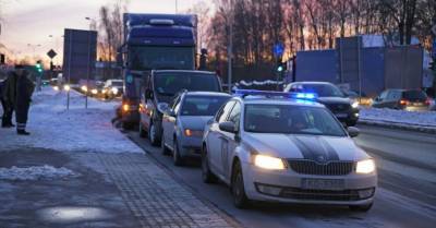 ФОТО. В Иманте столкнулись литовская фура, легковушка и микроавтобус