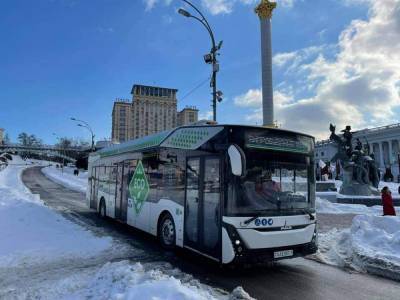 КМДА: У Києві почали випробування білоруського електробусу МАЗ-303Е — він має батарею на 285 кВтч, запас ходу 300 км та коштує 15 млн грн