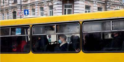 Желтая карантинная зона. Что запретят в Украине с 24 февраля