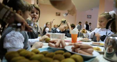 Директор эстонской школы встал к плите: повара ушли на карантин