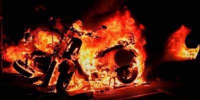 Albert Gea - Пабло Асель - Барселона в огне. В Испании протесты против ареста рэпера переросли в беспорядки и столкновения с полицией — фоторепортаж - nv.ua - Испания