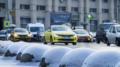 Эксперт прокомментировал ситуацию с ценами на такси в снегопад