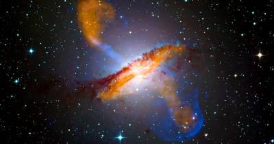 Получены сенсационные данные наблюдений за гигантской черной дырой