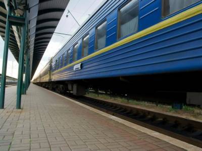 "Укрзализныця" к 8 марта запустит дополнительные поезда: направления и график
