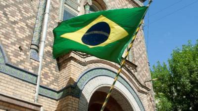 Число подтвержденных случаев коронавируса в Бразилии превысило 10 миллионов
