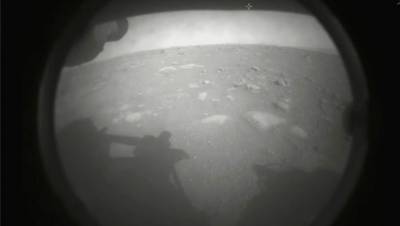 Ровер Perseverance передал первый снимок с поверхности Марса