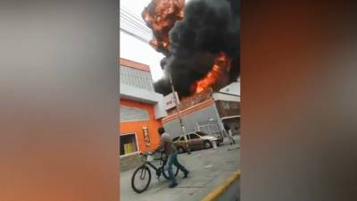 В Колумбии произошел крупный пожар на складе с химикатами