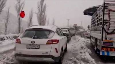 Cильный снегопад вызвал хаос на дорогах Сирии (ФОТО, ВИДЕО)