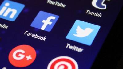 Главы Facebook и Google выступят в Конгрессе по вопросу дезинформации в Сети