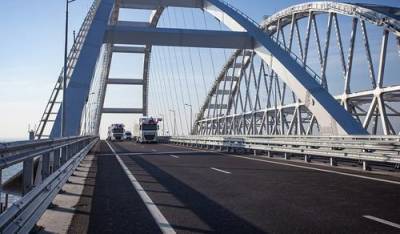 Крымский мост впервые перекрыли из-за сильного снегопада