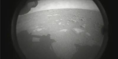 Марсоход НАСА Настойчивость/Perservance впервые показал Марс и свою посадочную площадку, фото, видео - ТЕЛЕГРАФ