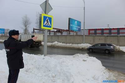 ГИБДД ищет пешеходные переходы, заваленные снегом