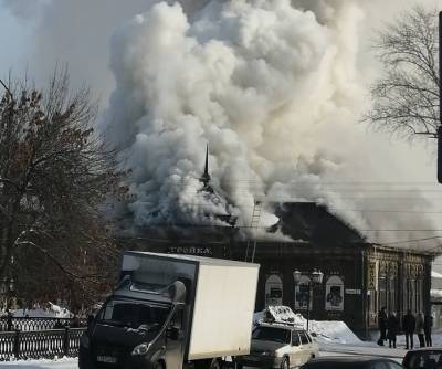 В Димитровграде горит магазин «Тройка»