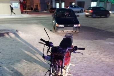 В Тверской области попавший в аварию мопедист должен был идти пешком