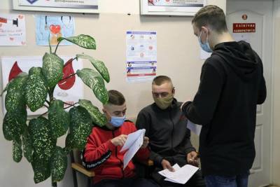 В Украине выявили более 6,5 тысяч новых случаев COVID