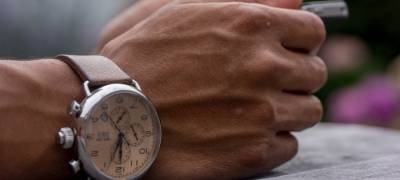 Юнец в Петрозаводске украл дорогие наручные часы и пропил их