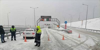 Из-за снегопада впервые перекрыто движение по Керченскому мосту, непогода на видео - ТЕЛЕГРАФ