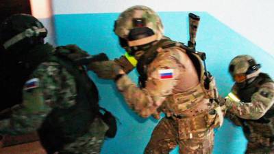 ФСБ задержала трех иностранцев с 60 кг кокаина в Петербурге