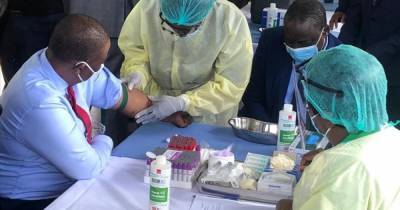 Новости вакцинации: Украина отстала даже от Зимбабве