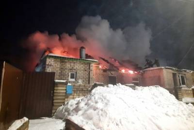 Два серьезных пожара в частных домах тушили смоленские пожарные вчера