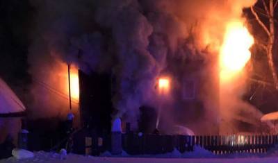 Жильцы сгоревшего дома в Кирове пытались самостоятельно потушить пожар