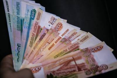 Во время пандемии больше половины жителей Урала начали копить деньги