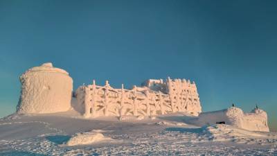Словно из сказки: бывшая обсерватория на горе Поп Иван похожа на замок из снега