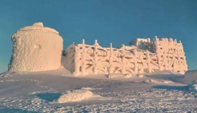 Снегопады преобразили внешний облик обсерватории «Белый слон» (ФОТО)