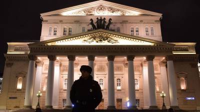 Пожарные получили сообщение о задымлении в Большом театре в Москве
