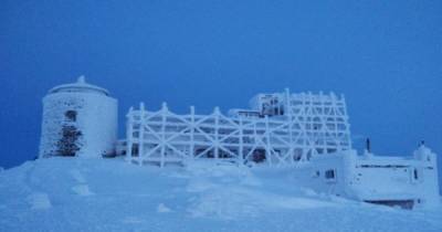 Обсерваторию "Белый слон" на горе Поп Иван замело снегом (фото)