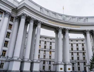 Украина просит ЕС наложить новые санкции на Россию из-за репрессий в Крыму