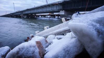 Синоптики подсчитали, сколько снега выпало за ночь в районе Крымского моста