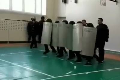 Главу полиции Нижневартовска уволили после игры «в силовиков и протестующих»
